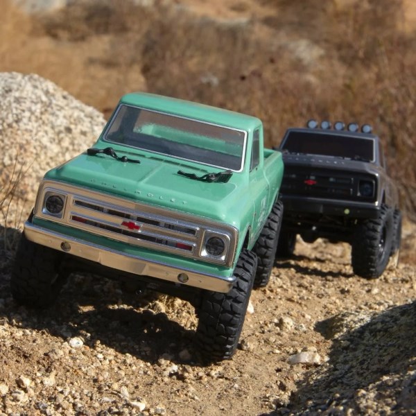 Axial Scx24 1967 Chevrolet C10 1/24 4WD RTR Light Green