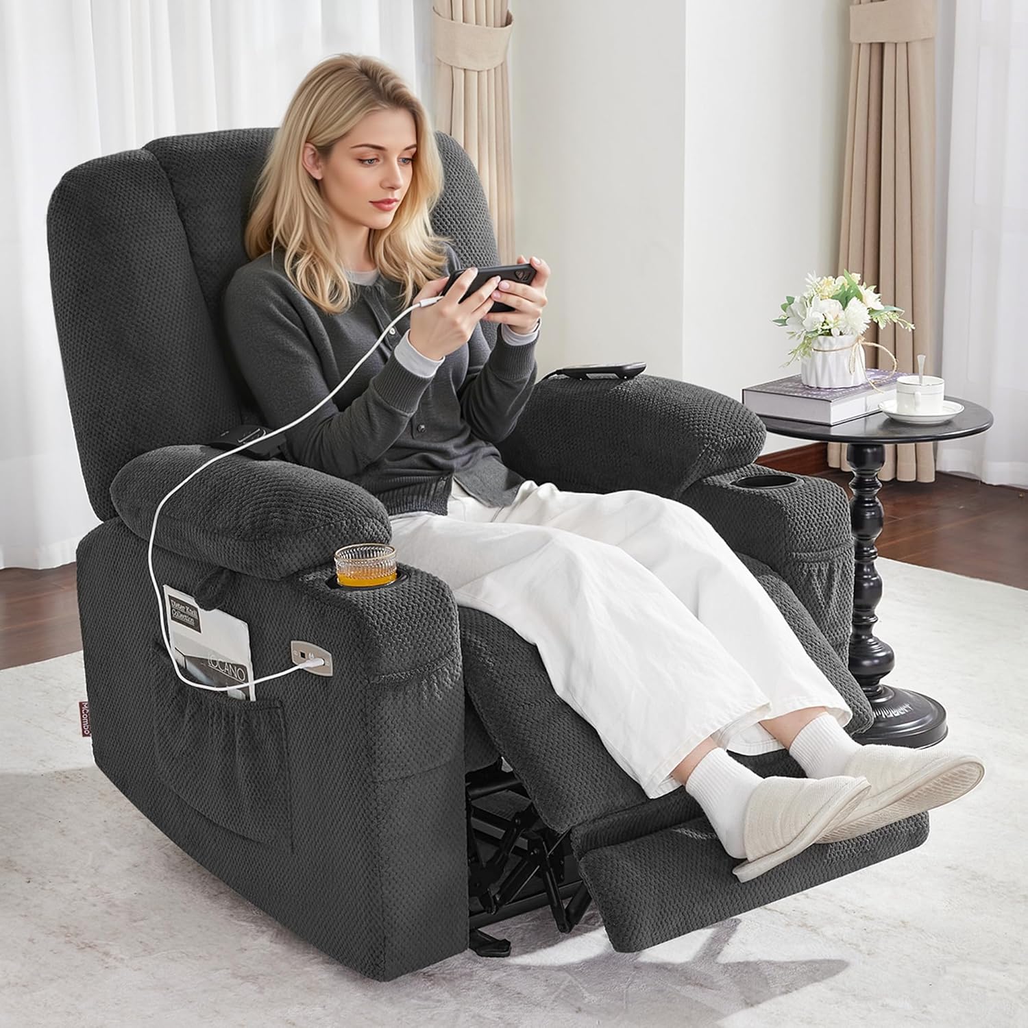 M MCombo Fernsehsessel elektrisch verstellbar, Relaxsessel mit Liegefunktion, TV Sessel mit Massage & Wärmefunktion, USB & Getränkehalter, 35D Vollschaum-Sitzkissen 7008 (Stoff, Dunkelgrau)