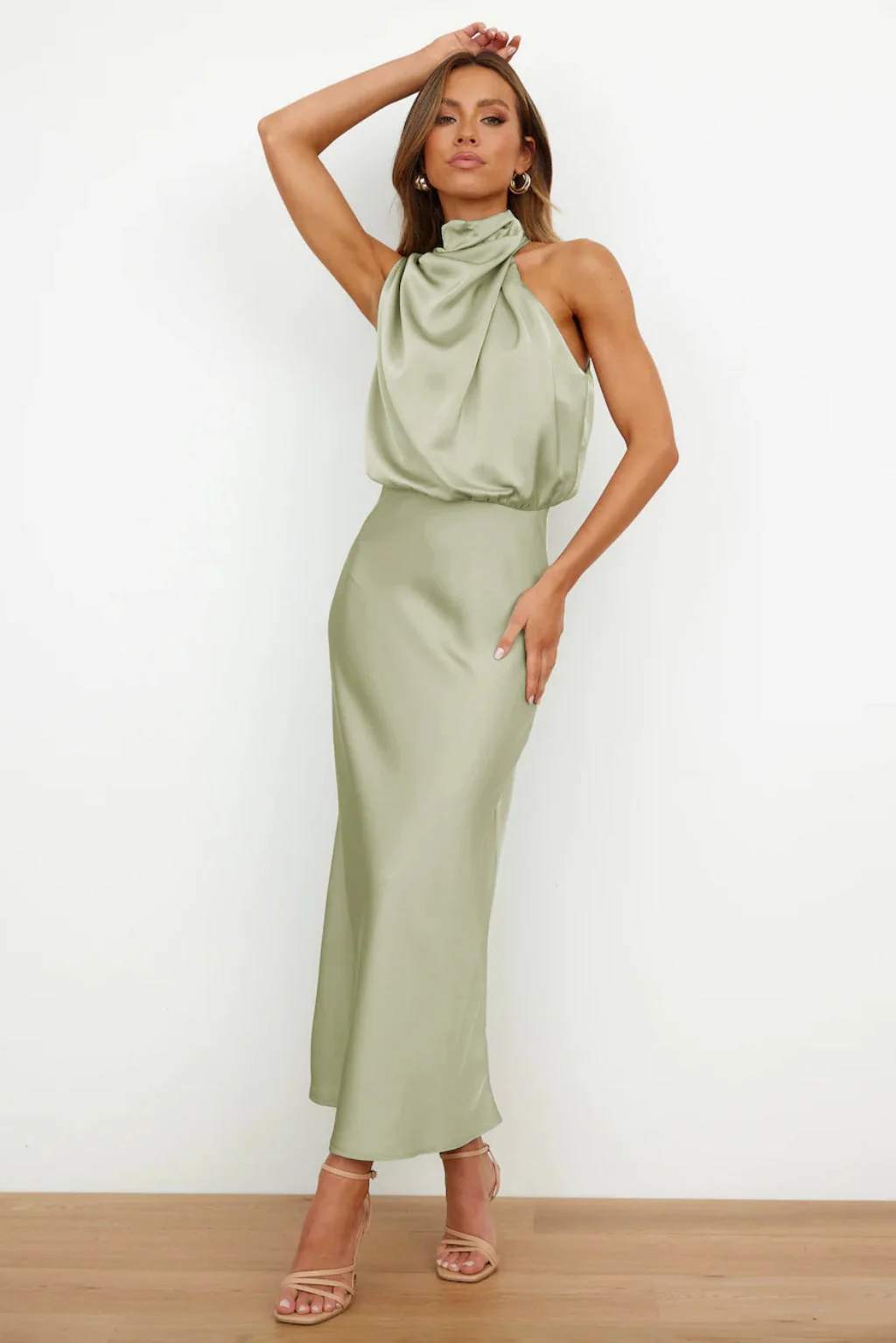 Damen Satin Maxikleid mit Halterneck-Ausschnitt | Flie?endes, bodenlanges Abendkleid f��r Hochzeiten und festliche Events