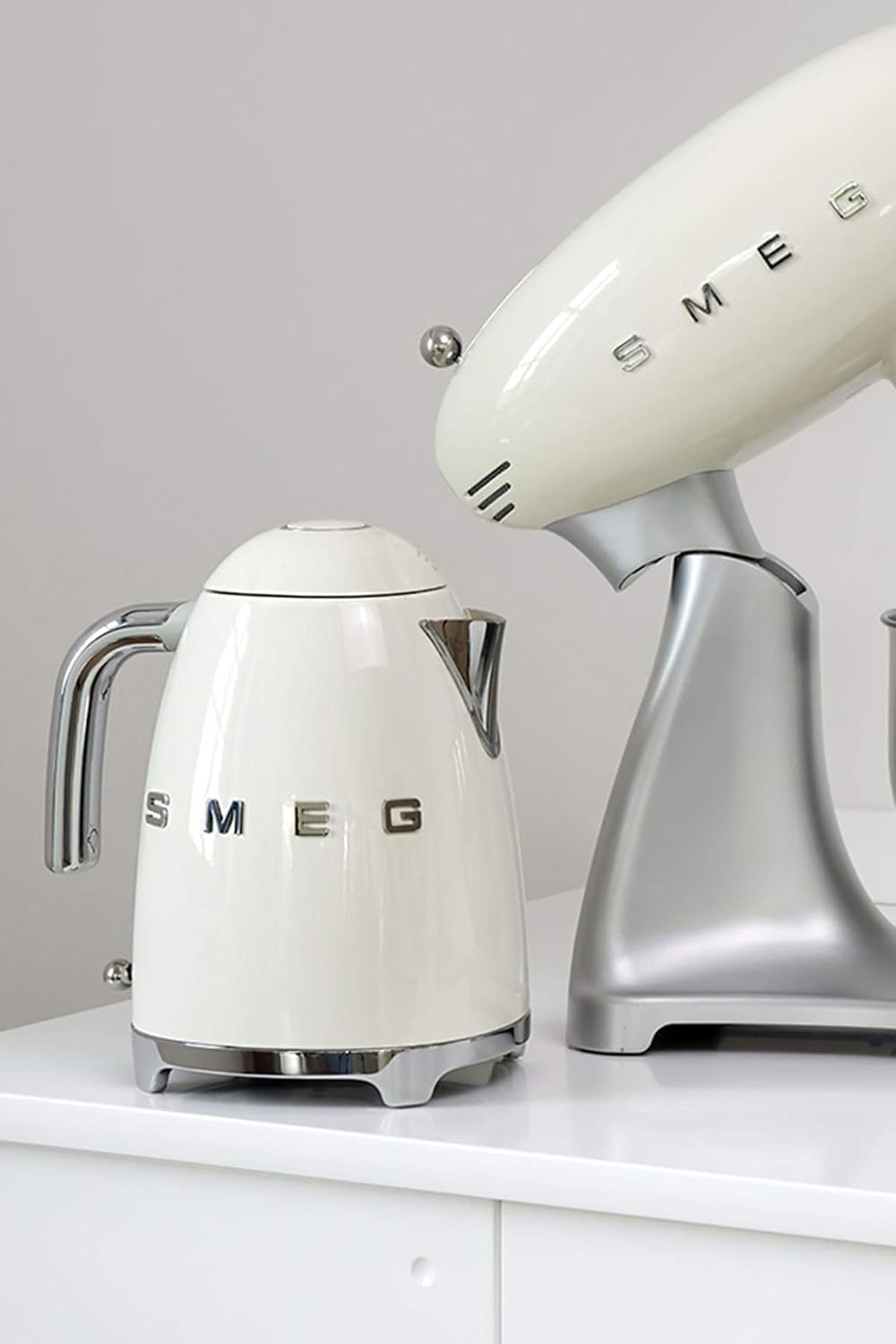 Smeg, 2x2 TSF01CREU -Toaster, 2 Schlitze für 2 Scheiben, 6 Vergoldungsniveaus, Heizfunktion, Abtau- und Bagel- Funktion, Sammelschublade, 950W, Creme