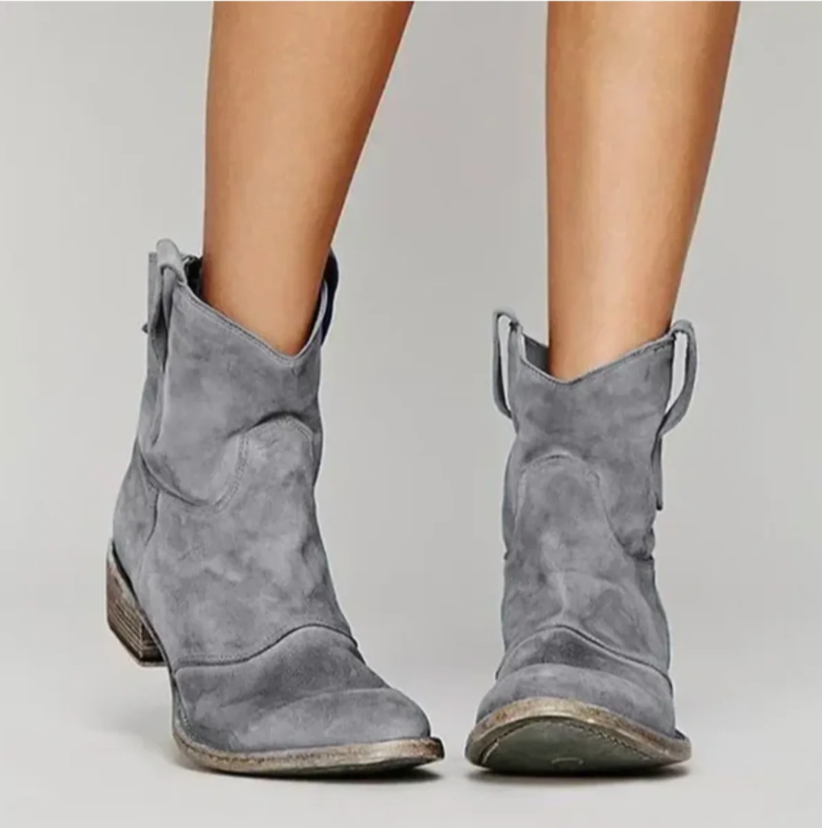Elegante Wildleder-Westernstiefel f��r einen stilvollen Look