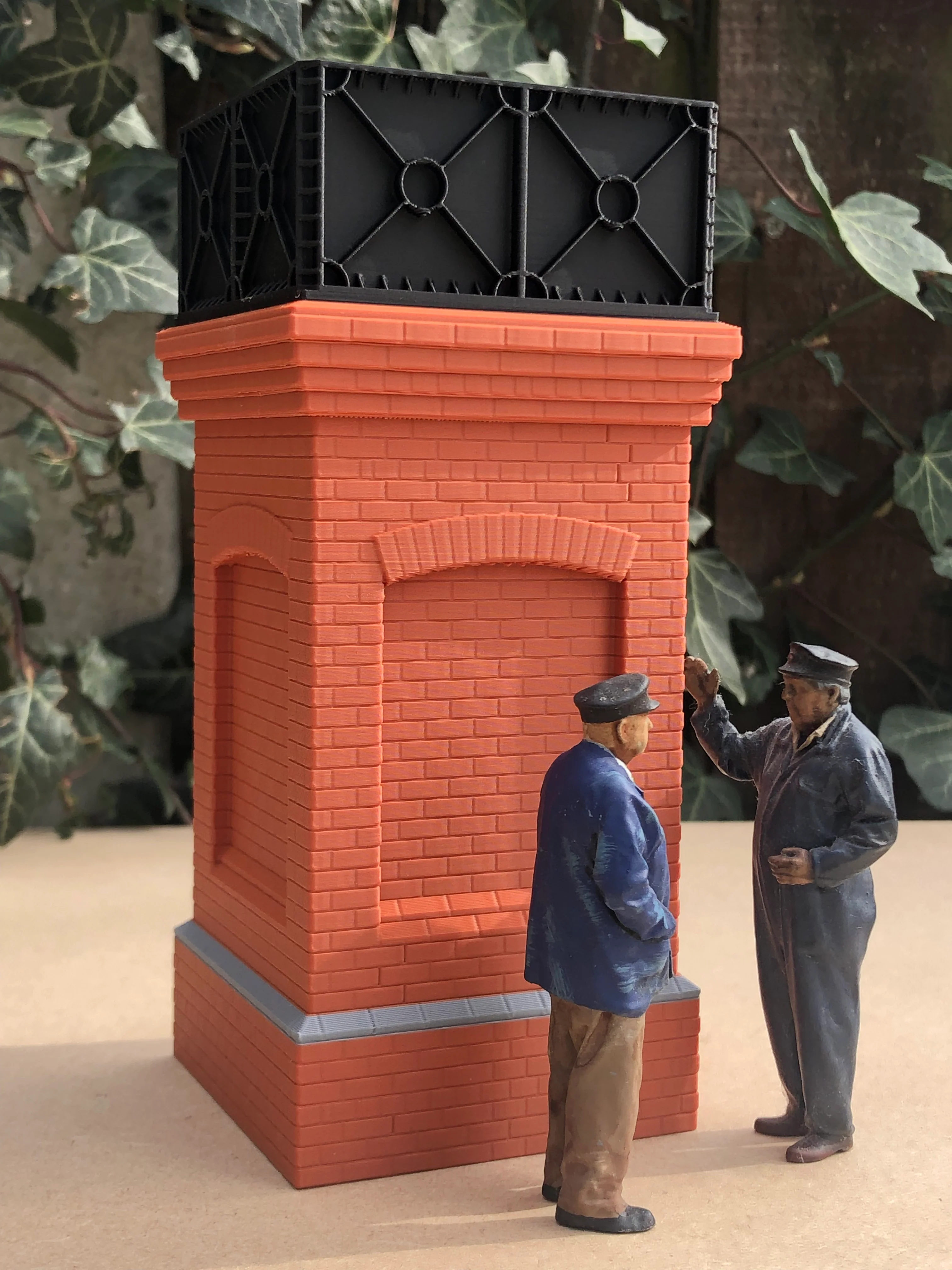 G Gauge or GN15 Small Brick water Tower (Unpainted but pre-coloured)