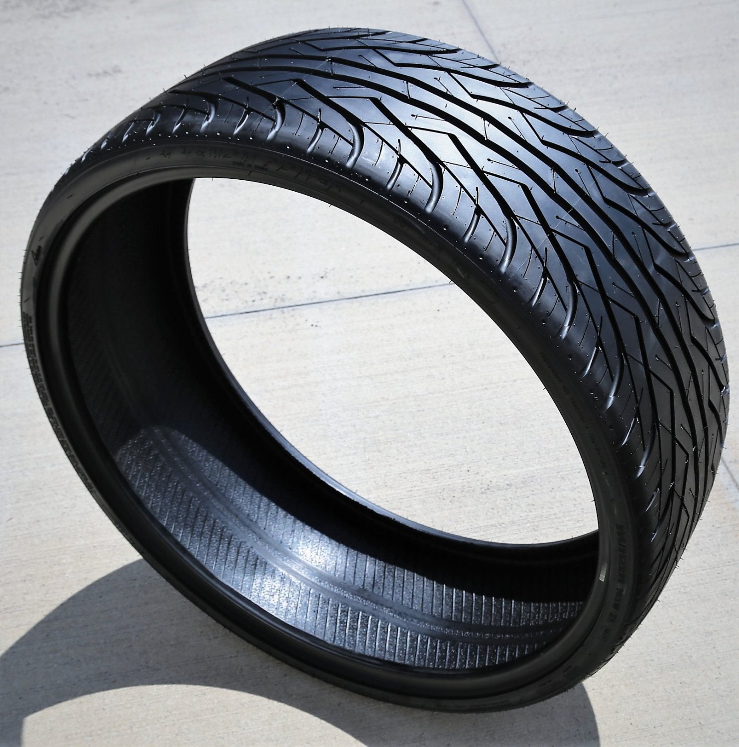 2025 Venom Power Ragnarok One 295/25R28 ZR 103W XL High Performance Band M+S