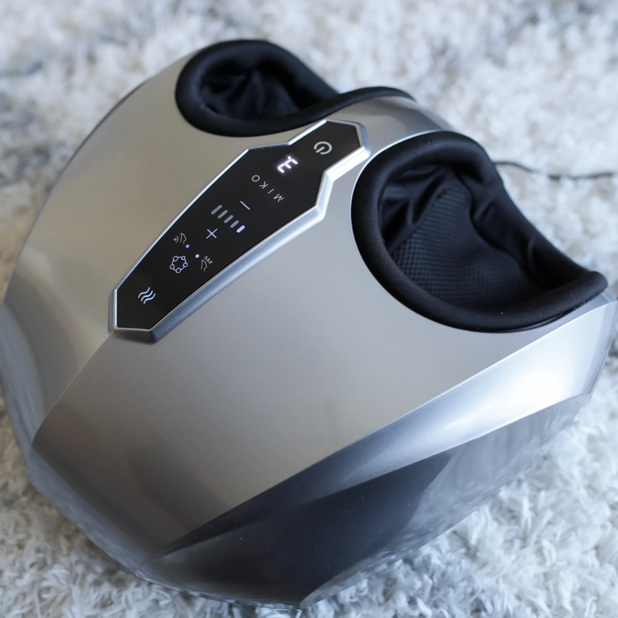 MIKO Shiatsu voetmassageapparaat �C diepe kneding, Shiatsu, luchtcompressie en warmtetherapie �C touchscreen �C 2 draadloze afstandsbedieningen