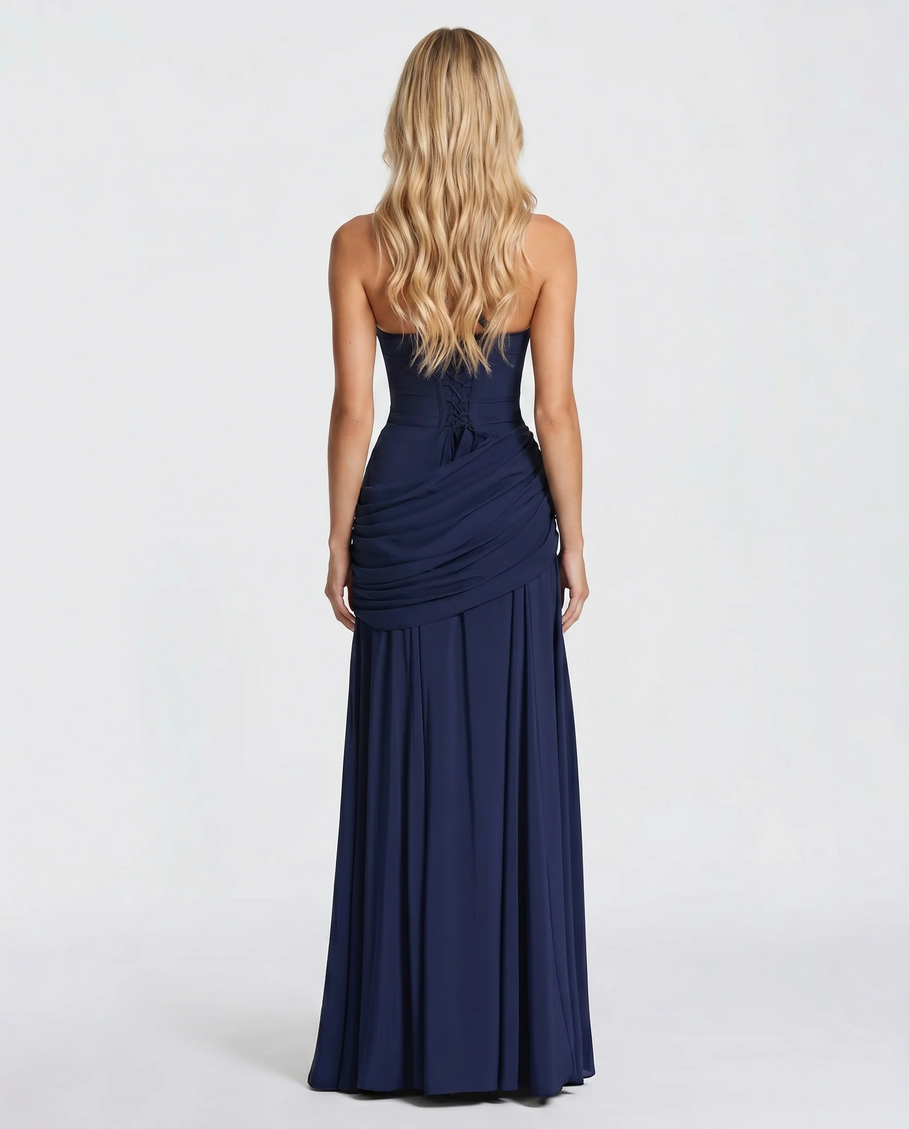 Damen Maxi Kleid mit Raffung und schmalen Tr?gern | Bodenlanges Abendkleid mit Carr��-Ausschnitt und asymmetrischem Detail