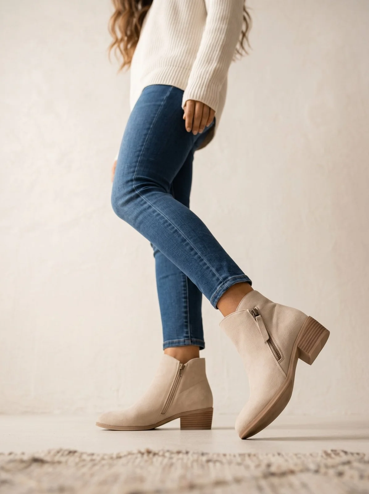 Damen Stiefeletten aus Wildleder mit bequemem Blockabsatz und praktischem Seitenrei?verschluss f��r herbstliche Outfits