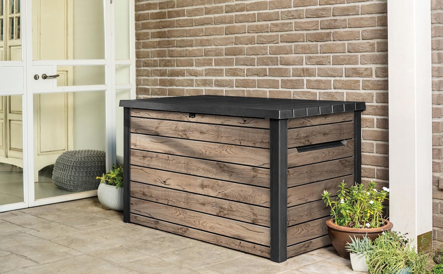 Koll Living Keter Gartenbox Ontario 870L | 147x83x86 cm cm | Kunststoff in Holzoptik (Pinie) | Deckel mit Gasdruckfedern | abschließbar