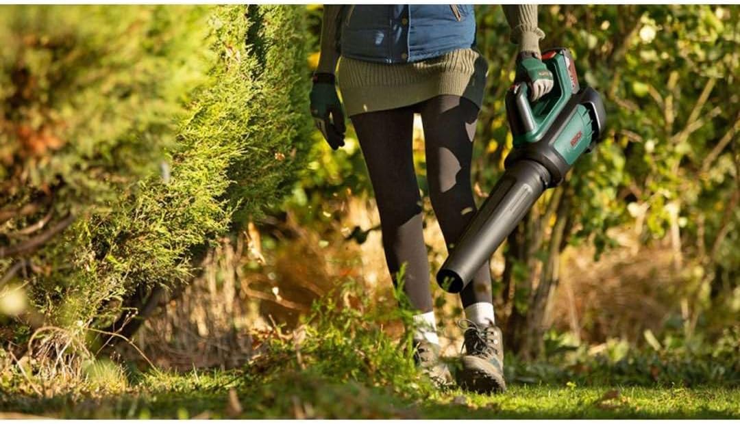 Bosch Accu-bladblazer AdvancedLeafBlower 36V-750 (1x 2,0 Ah accu, 36 volt systeem, voor het verwijderen van hardnekkige bladeren op grote oppervlakken, laag gewicht: 2,8 kg, in doos)