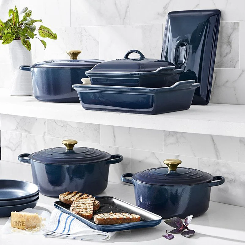 20-piece Signature Cast Iron Cookware Set.10.25�测�� Skillet.1.75-quart Saucepan with Lid