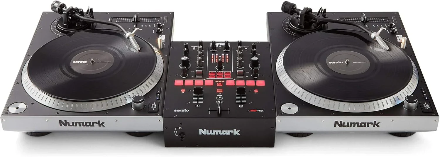 Numark Scratch - Zweikanal DJ Scratch Mixer mit Serato DJ Pro, Innofader Crossfader, DVS-Lizenz, 6 Direktzugriffseffektw?hlern und Performance Pads