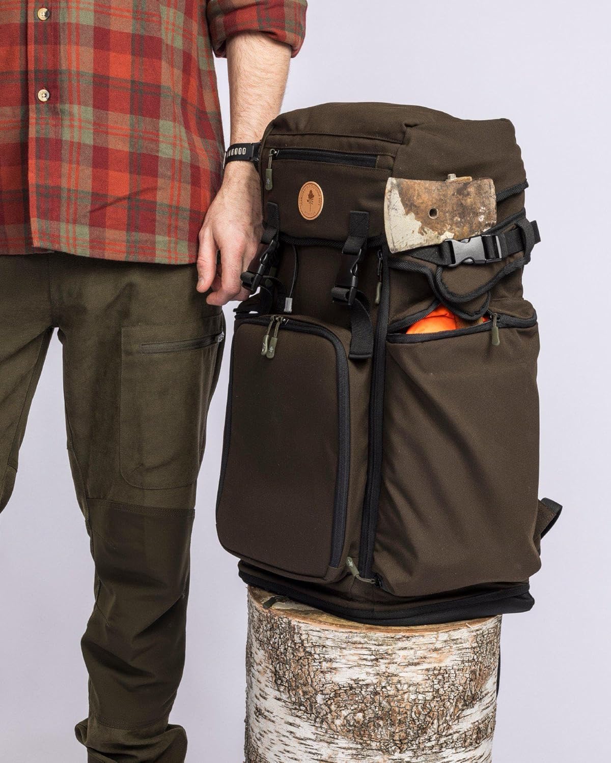 Pinewood unisex Wildmark Rucksack - Jagdrucksack mit praktischen Taschen - kann in einen Stuhl verwandelt werden, ideal für die Jagd, Wandern und Angeln - strapazierfähig