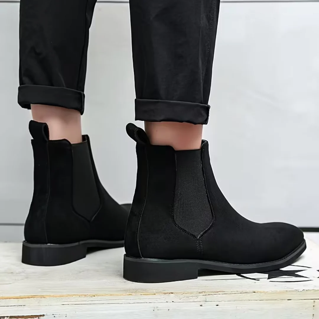 Men��s Black Chelsea Boots �C Matte Finish