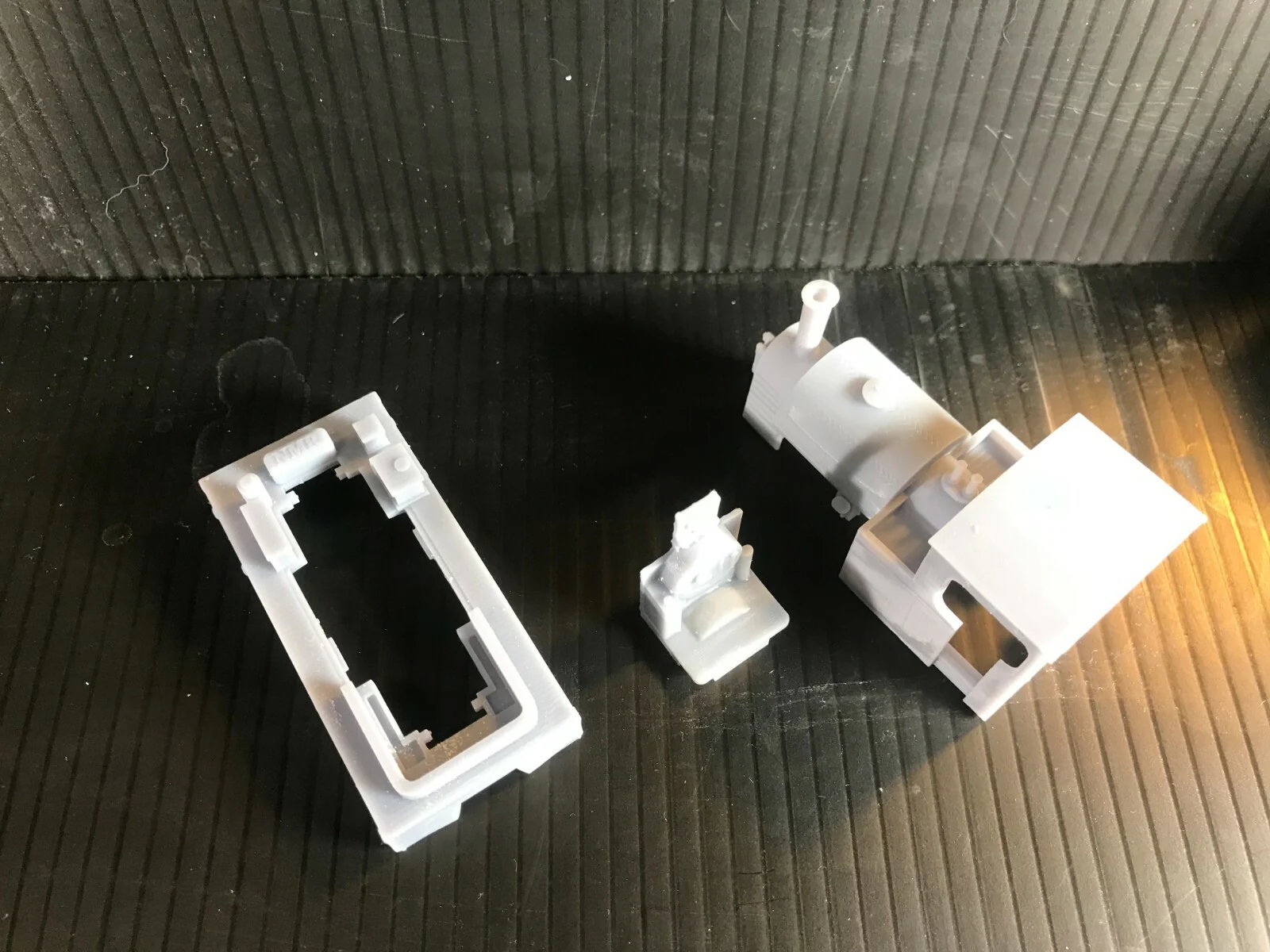 OO9/009 Saddle Tank Steam Narrow Gauge Locomotive to fit Kato chassis 11-109