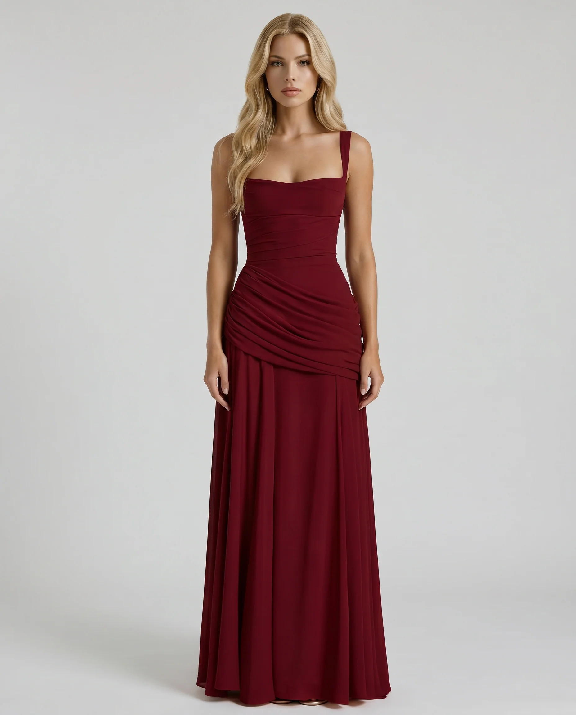 Elegantes Maxikleid mit Raffungen und eckigem Ausschnitt | Bodenlanges Abendkleid mit schmalen Tr?gern und asymmetrischer Taille