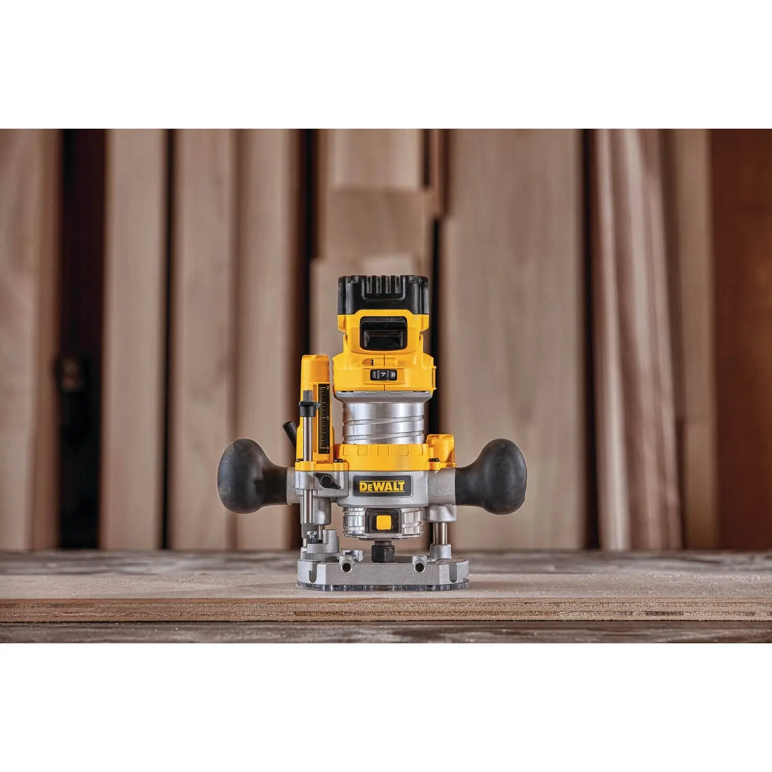 2025 DEWALT DCW600B-20V MAX XR Draadloze Freesmachine, Koolborstelloos, Alleen Gereedschap