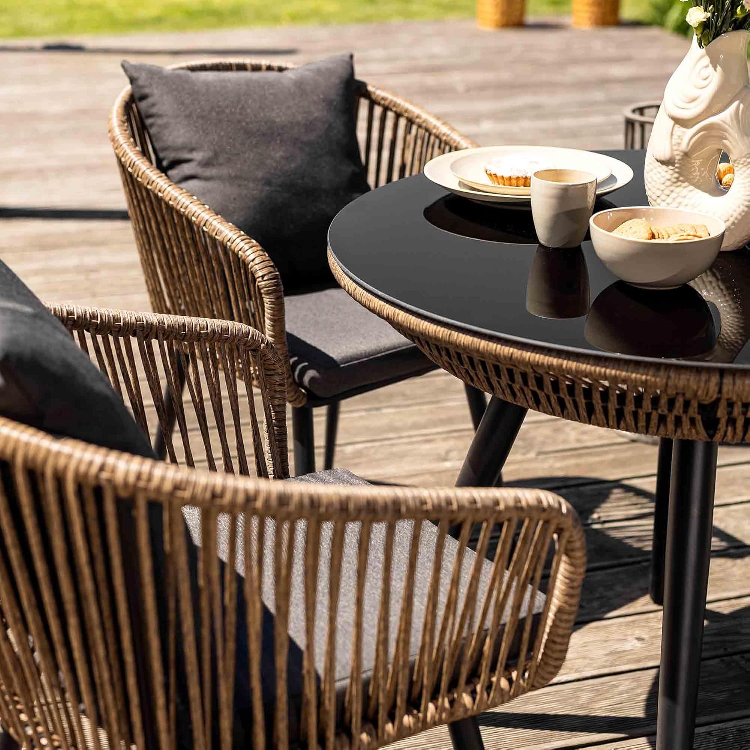 di volio Gartenmöbel-Set RIETI Beige/Grau, Terrassenmöbel aus Polyrattan und Stahl, Gartenmöbel für 4 Personen - Couchtisch & 4 Stühle