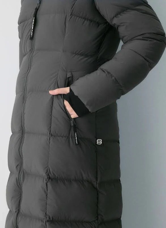 The Super Puff Women’s The Supersnug Puff Long Jacket in Coal Grey | 2XS