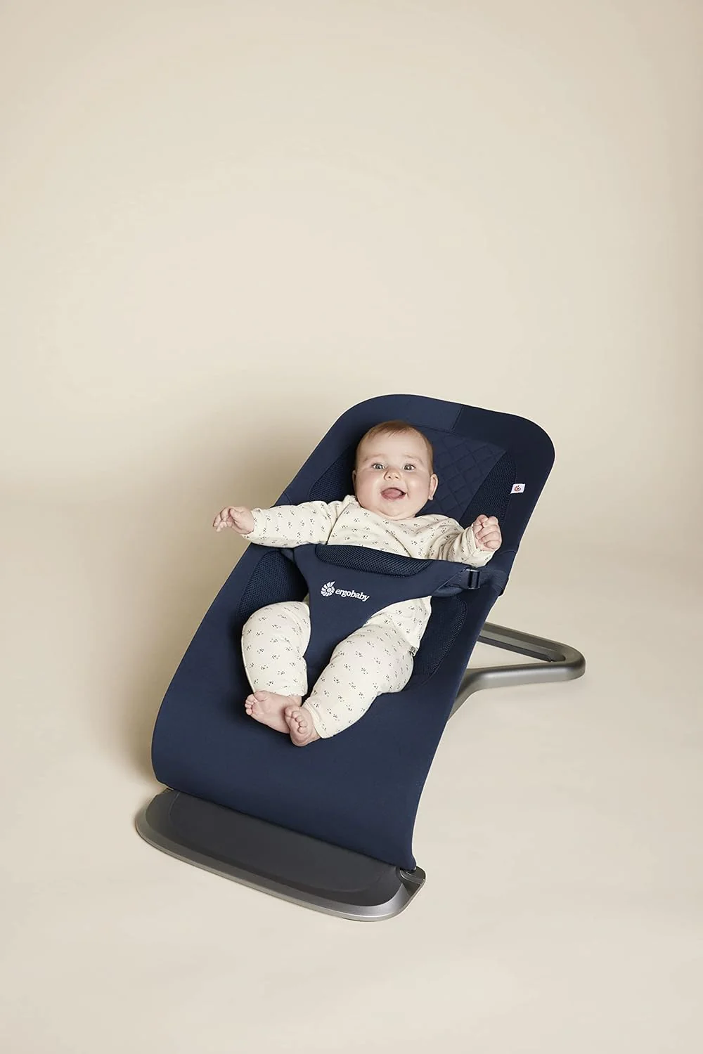 Ergobaby 3-in-1 Evolve Bouncer, Ergonomische wipstoel voor baby's vanaf de geboorte tot peuters, Babyschommel met zitverkleiner voor pasgeborenen (2,5 kg - 13,2 kg), Cream