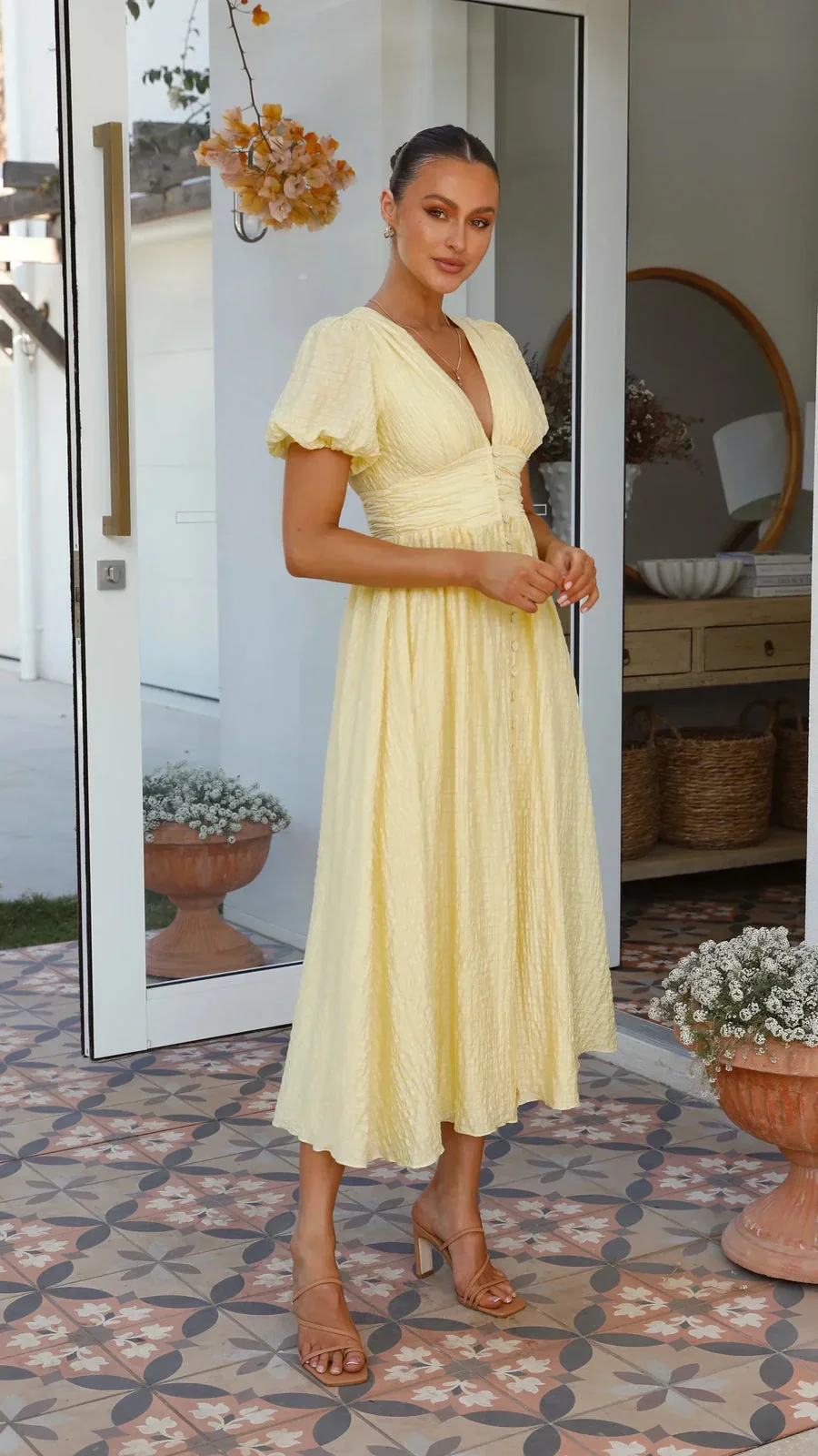 Damen Midi Kleid mit Puff?rmeln und V-Ausschnitt | Strukturiertes Sommerkleid mit Knopfleiste und tailliertem Schnitt