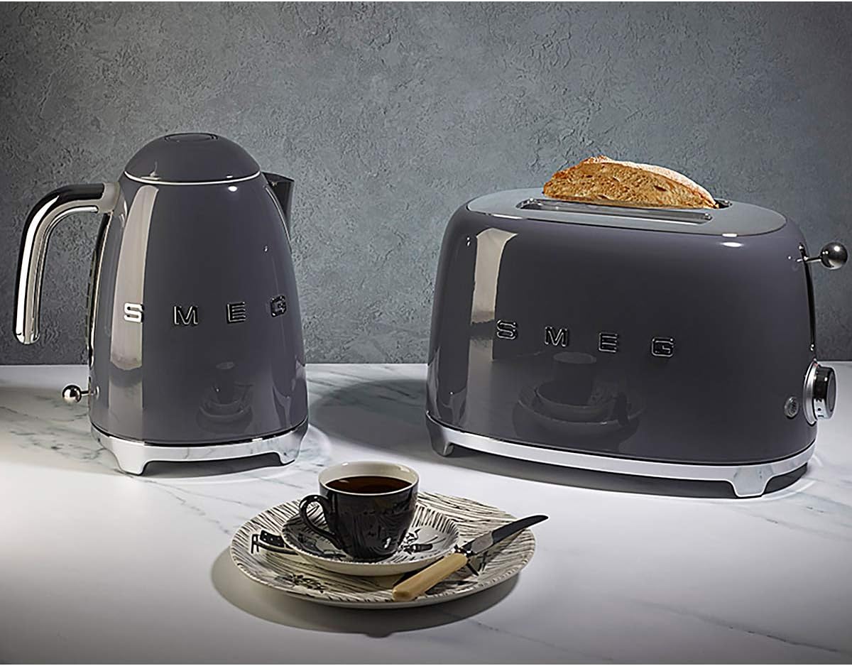 Smeg, 2x2 TSF01CREU -Toaster, 2 Schlitze für 2 Scheiben, 6 Vergoldungsniveaus, Heizfunktion, Abtau- und Bagel- Funktion, Sammelschublade, 950W, Creme
