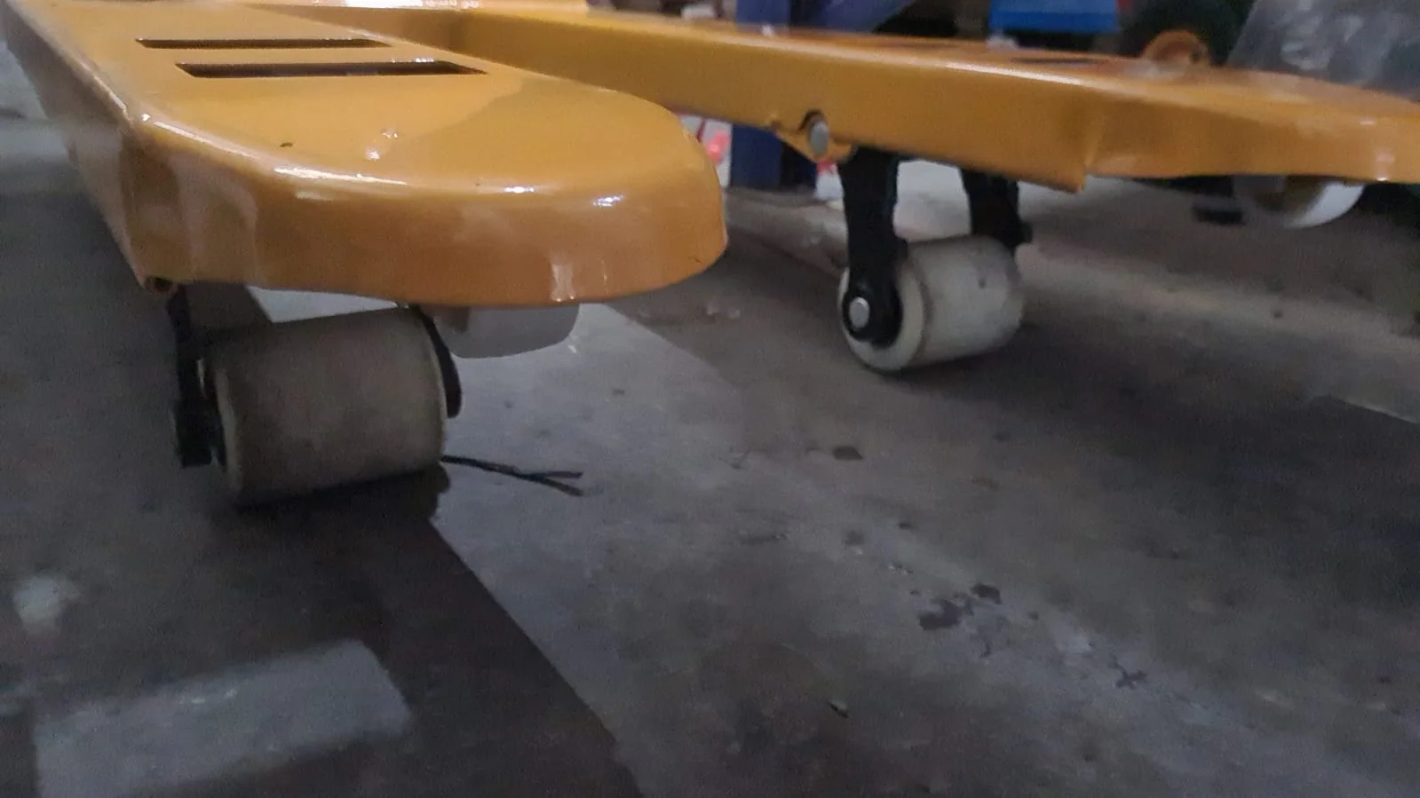 Aiko 2,5 Ton, 540 x 900 mm, Enkel Nylon Super Korte Handpalletwagen | Model: PT-W2.5N-540/900