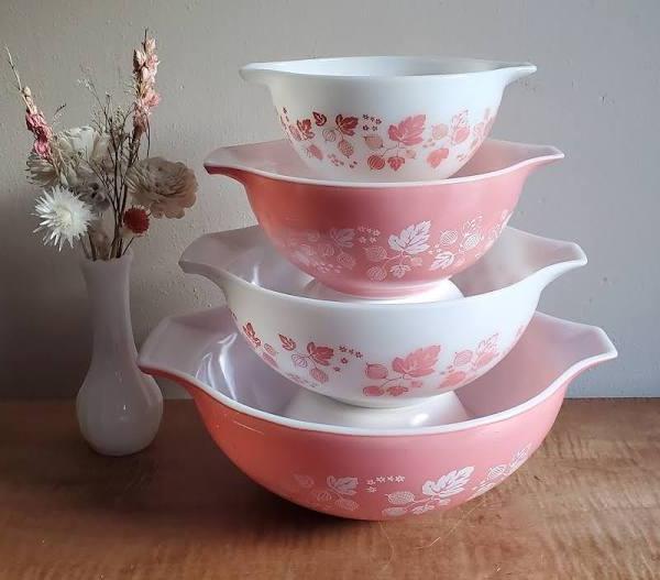 2025 ParkwoodTreasures Vintage Pyrex Pink Gooseberry Cinderella Mixing Bowls