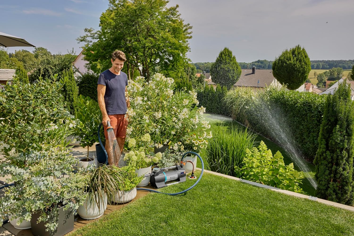 Gardena Tuinpomp 6500 SilentComfort: Extra stille besproeiingspomp via app te bedienen, opbrengst 6500 l/u, droogloopbeveiliging, roestvrij staal, energiezuinig en waterbestendig (9059-20)