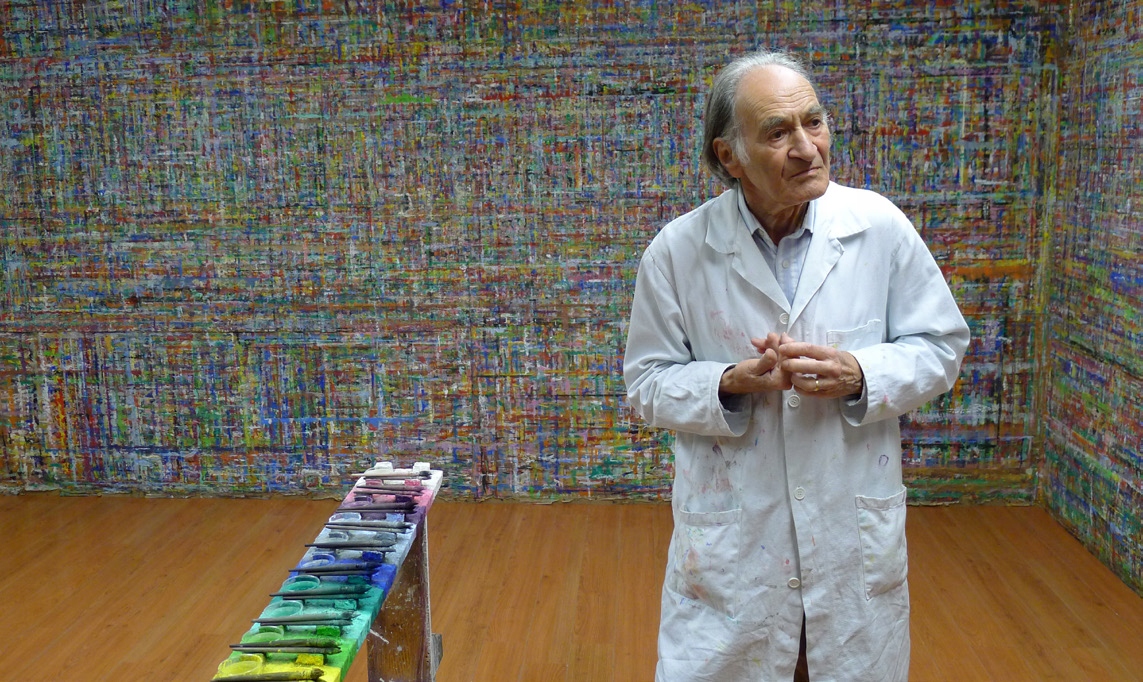 Szczęśliwy jak dziecko, które maluje