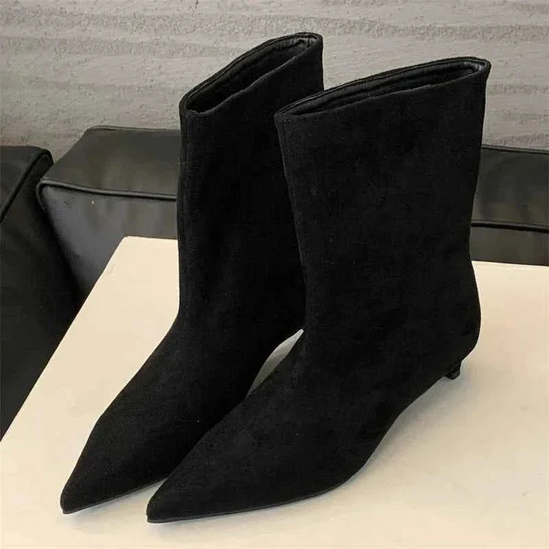 Elegante Stiefeletten f��r Damen mit modernem Design und bequemem Absatz
