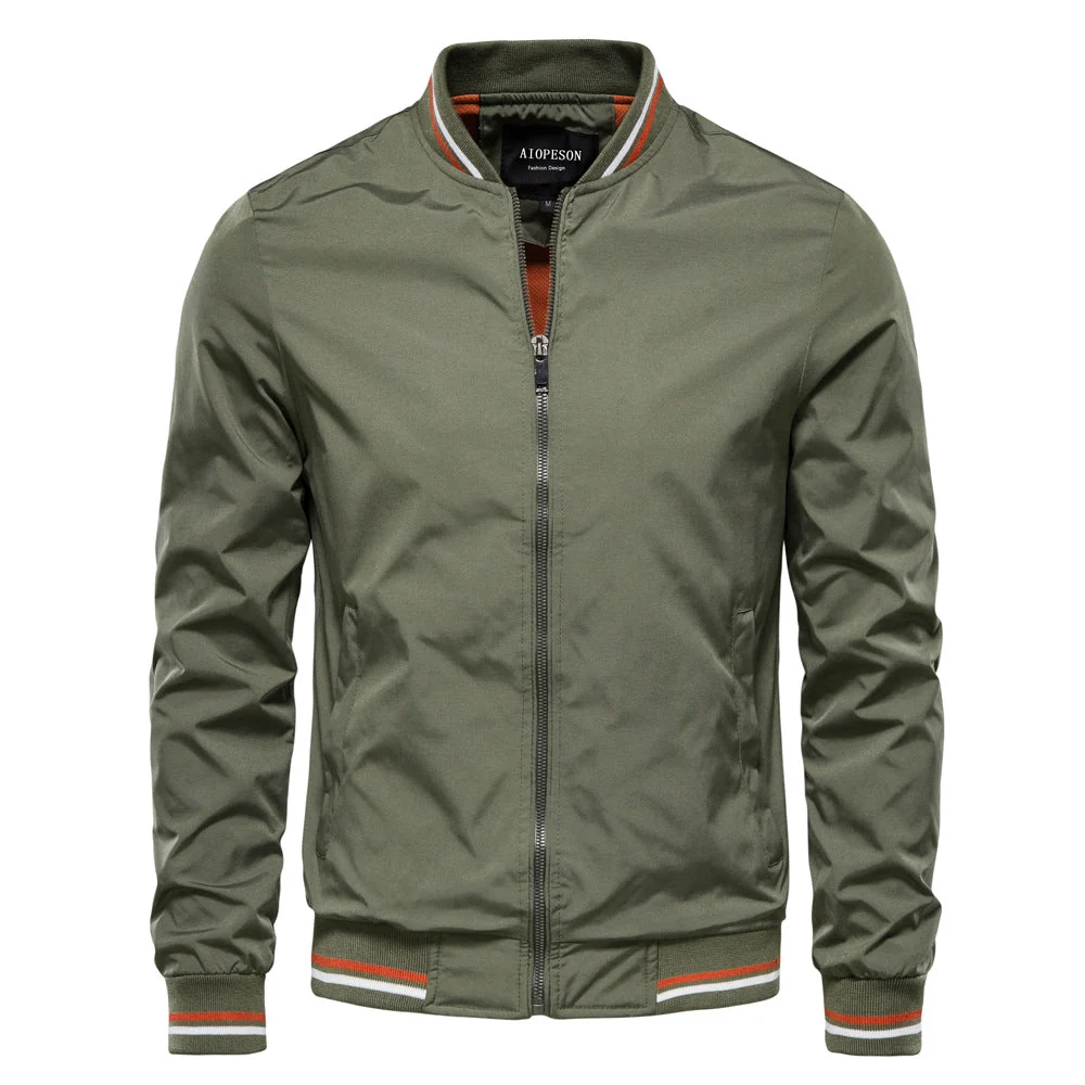 L?ssige winddichte Herrenjacke mit Stehkragen