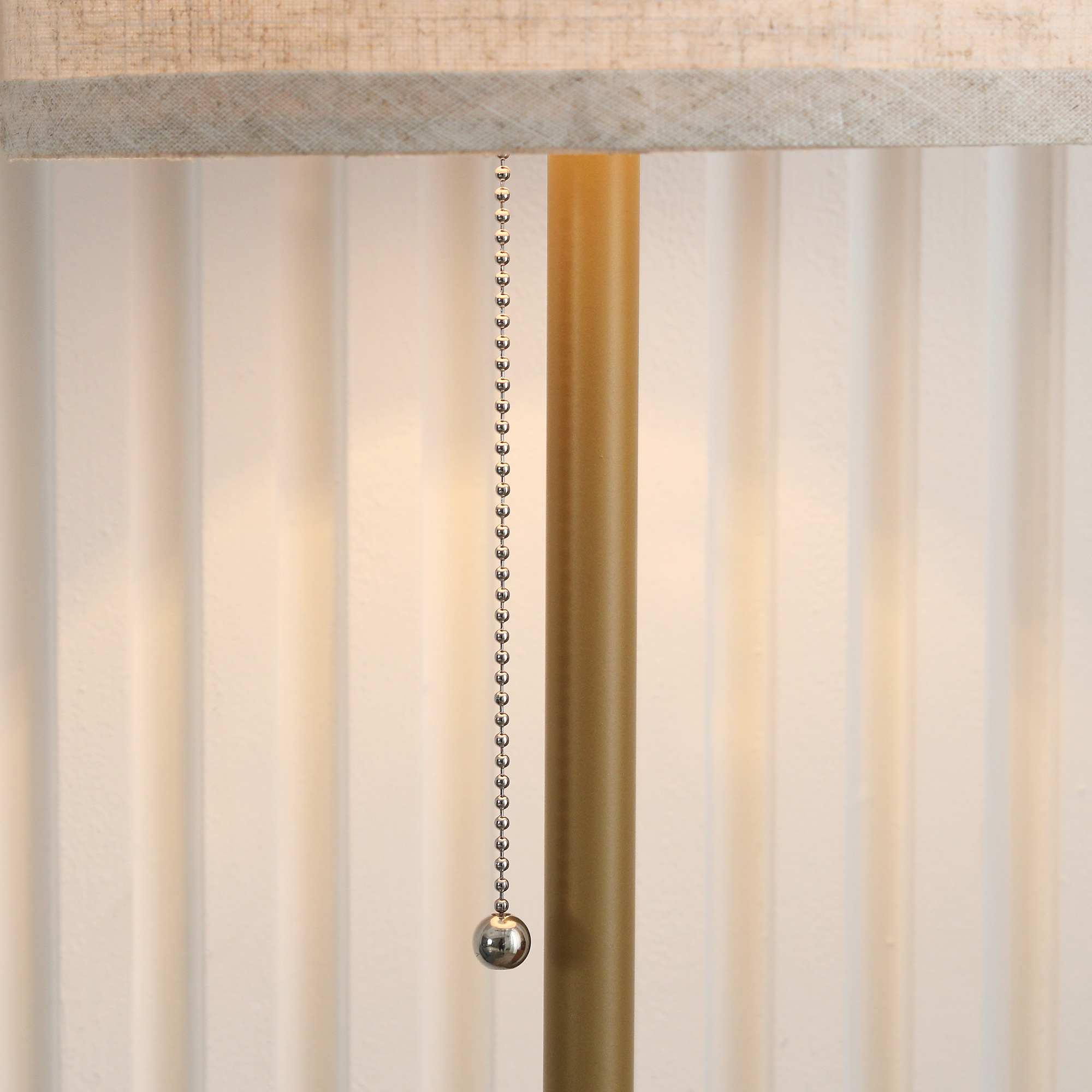 Staande Lamp, Elegante Staande Lamp van Staal met Stoffen Kap, Woonkamerlamp, Trekschakelaar, Goud+Wit