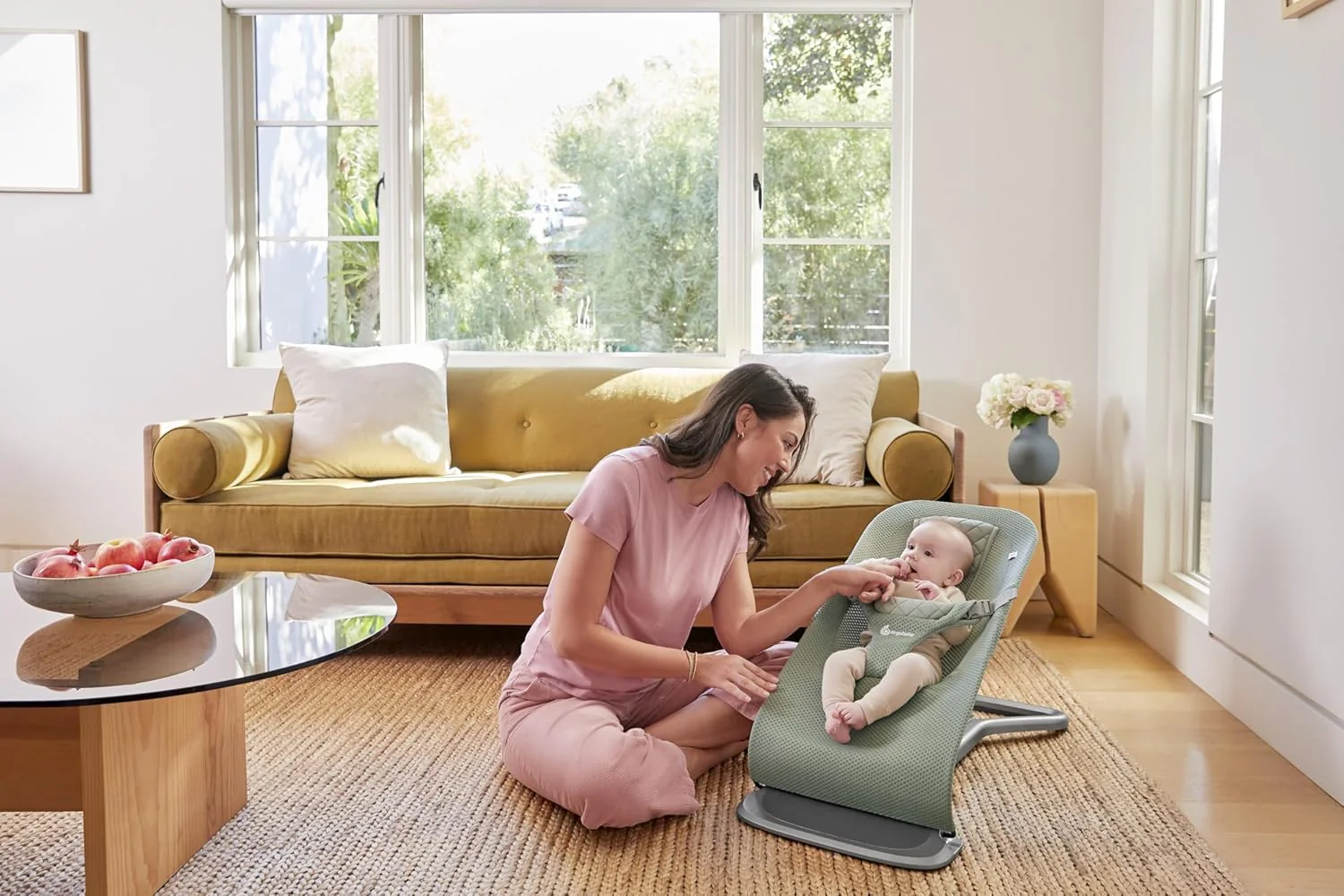 Ergobaby 3-in-1 Evolve Bouncer, Ergonomische wipstoel voor baby's vanaf de geboorte tot peuters, Babyschommel met zitverkleiner voor pasgeborenen (2,5 kg - 13,2 kg), Cream