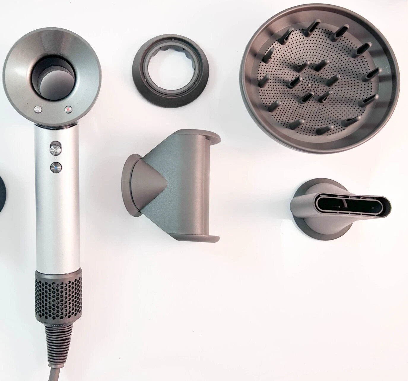 2025 Dyson Supersonic F?hn met 4 Styling Opzetstukken �C Diverse Kleuren, Gebruikt
