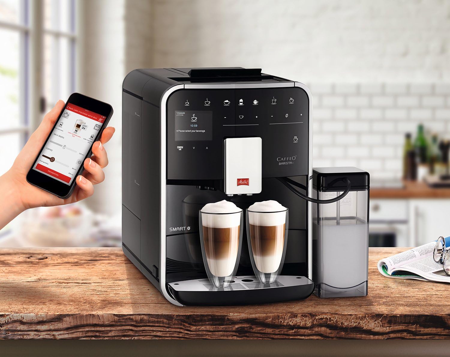 Melitta Barista T Smart - Kaffeevollautomat mit Milchsystem, Kaffeemaschine mit Mahlwerk, für z. B. Cappuccino oder Espresso, App Steuerung möglich, schwarz/silber