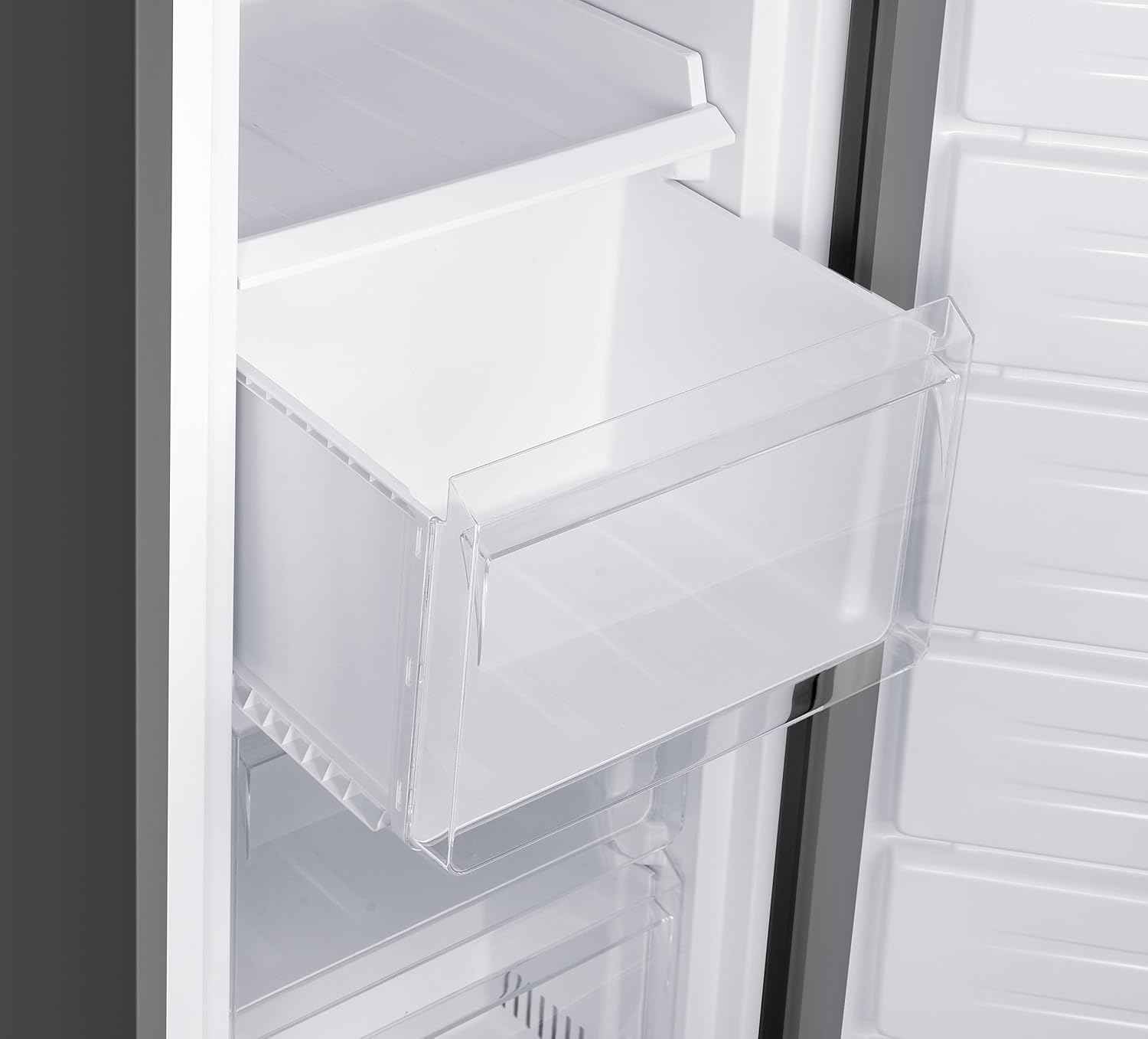 homeX Gefrierschrank NoFrost, Tiefkühlschrank groß - 161L Nutzinhalt, 4-Sterne Gefrieren, Freezer No Frost, Gefrierschränke freistehend, Super-Frost-Funktion, leise 39 dB, silber, FSN1611E-S