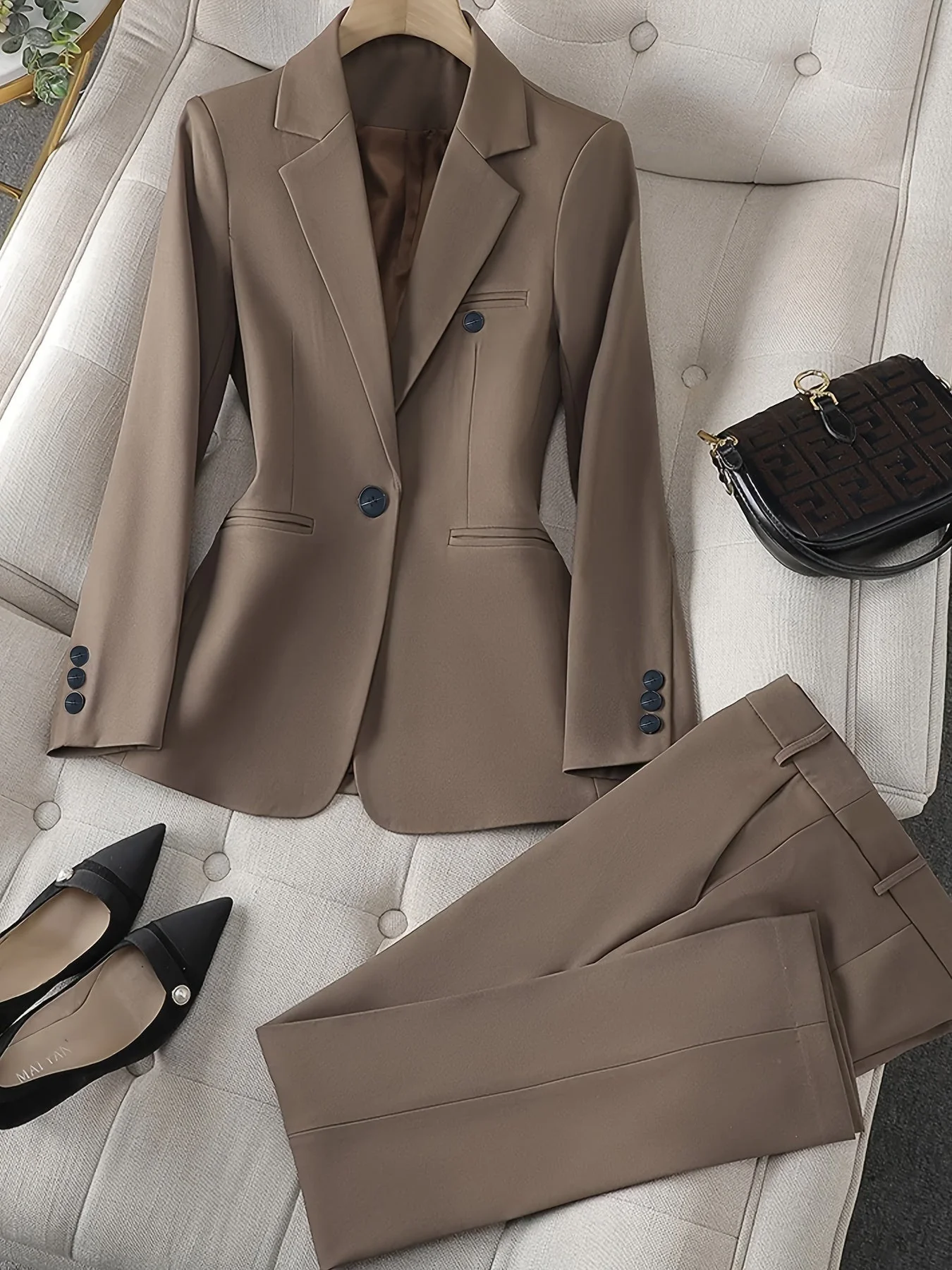 Klassischer Damenblazer mit Reverskragen - Zeitlos und elegant - F��r jede Saison