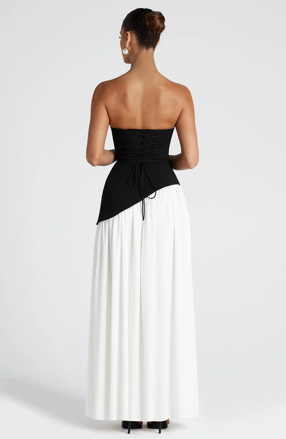Tr?gerloses Maxikleid mit Beinschlitz f��r Hochzeitsg?ste