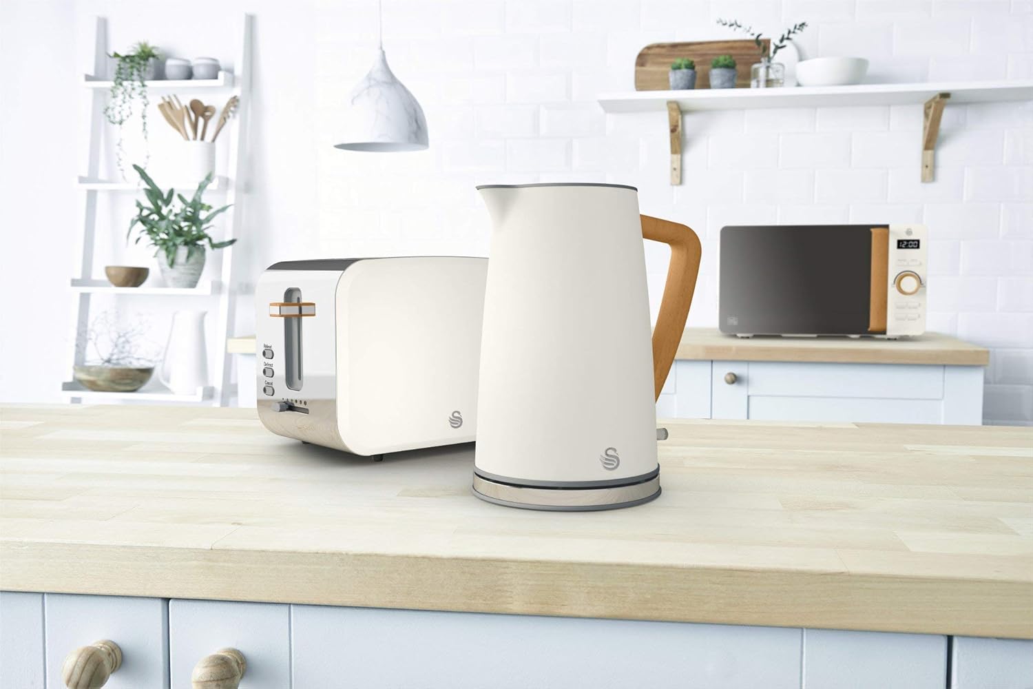 Swan Nordic 20 L digitaler Mikrowellenherd, 6 Leistungsstufen, 800 W Leistung, 30-Minuten-Timer, einfache Reinigung, Abtaumodus, modernes Design, Griff in Holzoptik, mattwei