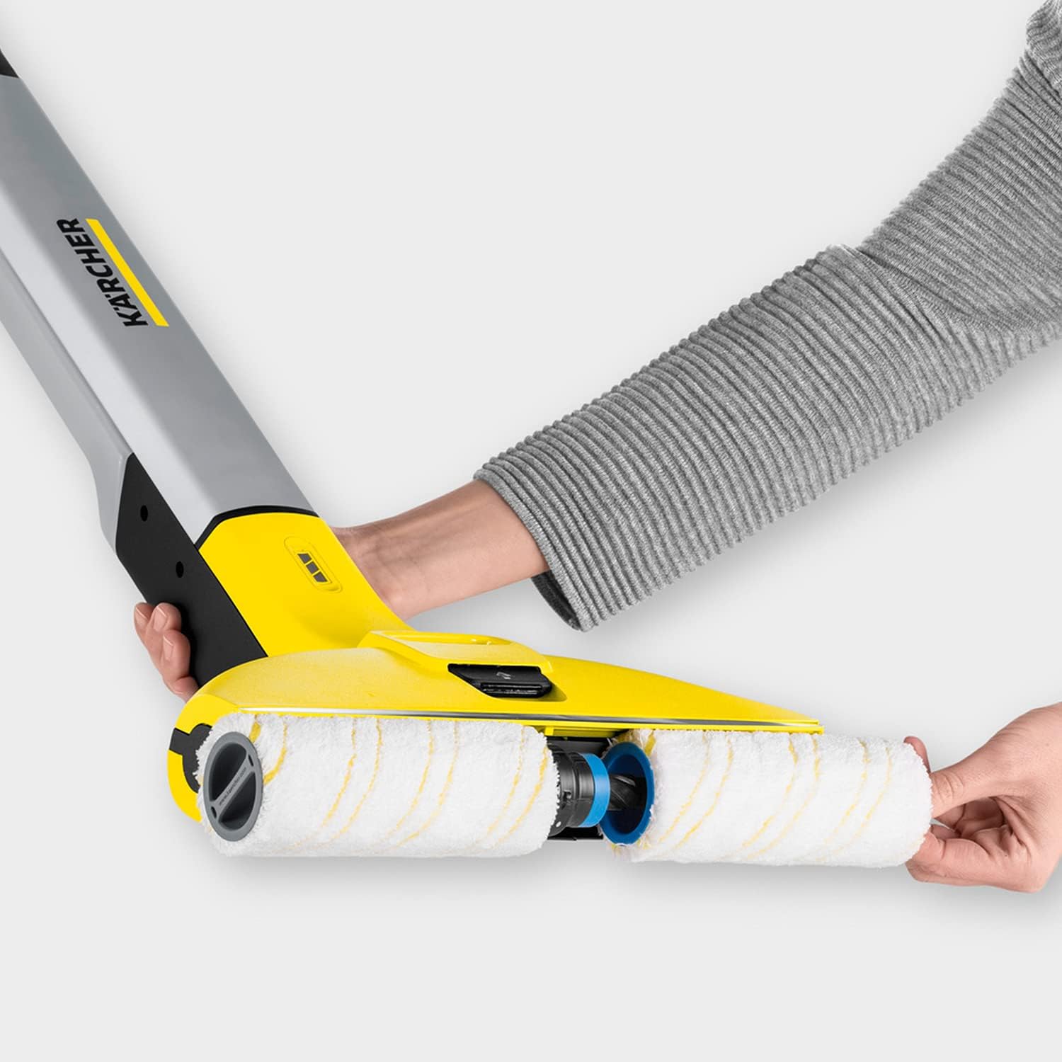 Krcher Elektrischer Wischmopp EWM 2, kabelloser Bodenreiniger mit 2 rotierenden Mikrofaserwalzen, Akkulaufzeit: ca. 20 min, Flchenleistung pro Akkuladung: ca. 60 m, Wei
