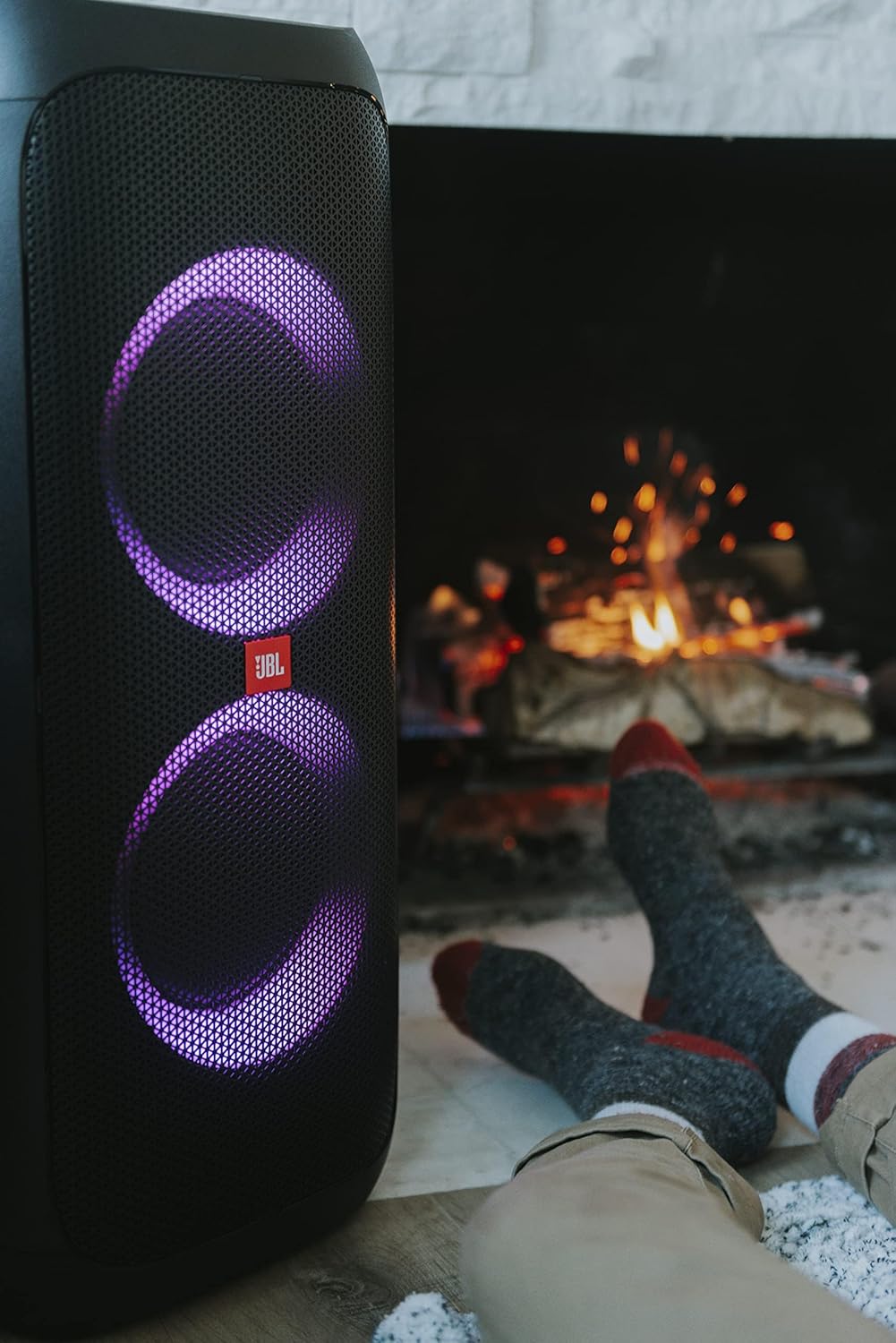 JBL PartyBox 710 - Schwarz �C Trag - und rollbarer Bluetooth Party-Lautsprecher mit Lichteffekten �C Spritzwassergesch��tzte, mobile Musikbox