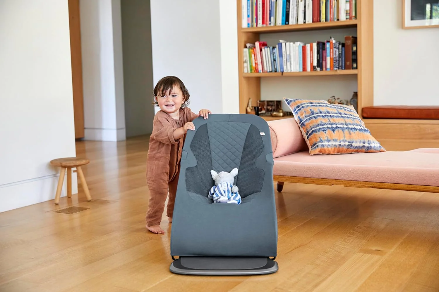 Ergobaby 3-in-1 Evolve Bouncer, Ergonomische wipstoel voor baby's vanaf de geboorte tot peuters, Babyschommel met zitverkleiner voor pasgeborenen (2,5 kg - 13,2 kg), Cream