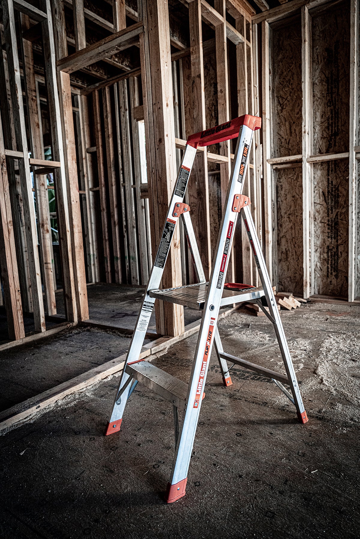 2025 Licht, stabiel en altijd binnen handbereik �C De multifunctionele vouwladder Flip-N-Lite