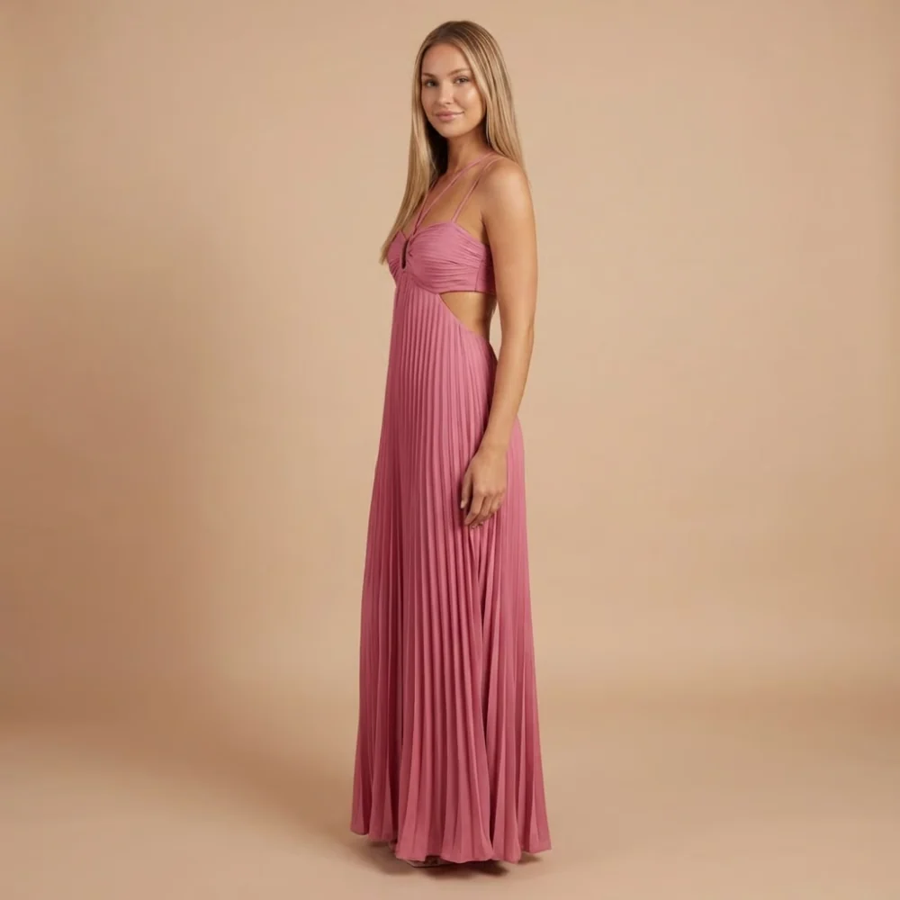 Plissiertes Neckholder-Maxikleid f��r Hochzeitsg?ste