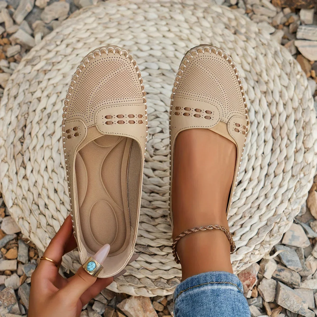 Damen Slipper atmungsaktiv | Bequeme Slip-On Halbschuhe mit Lochmuster und weicher Sohle f��r den Alltag | Leichte Loafer