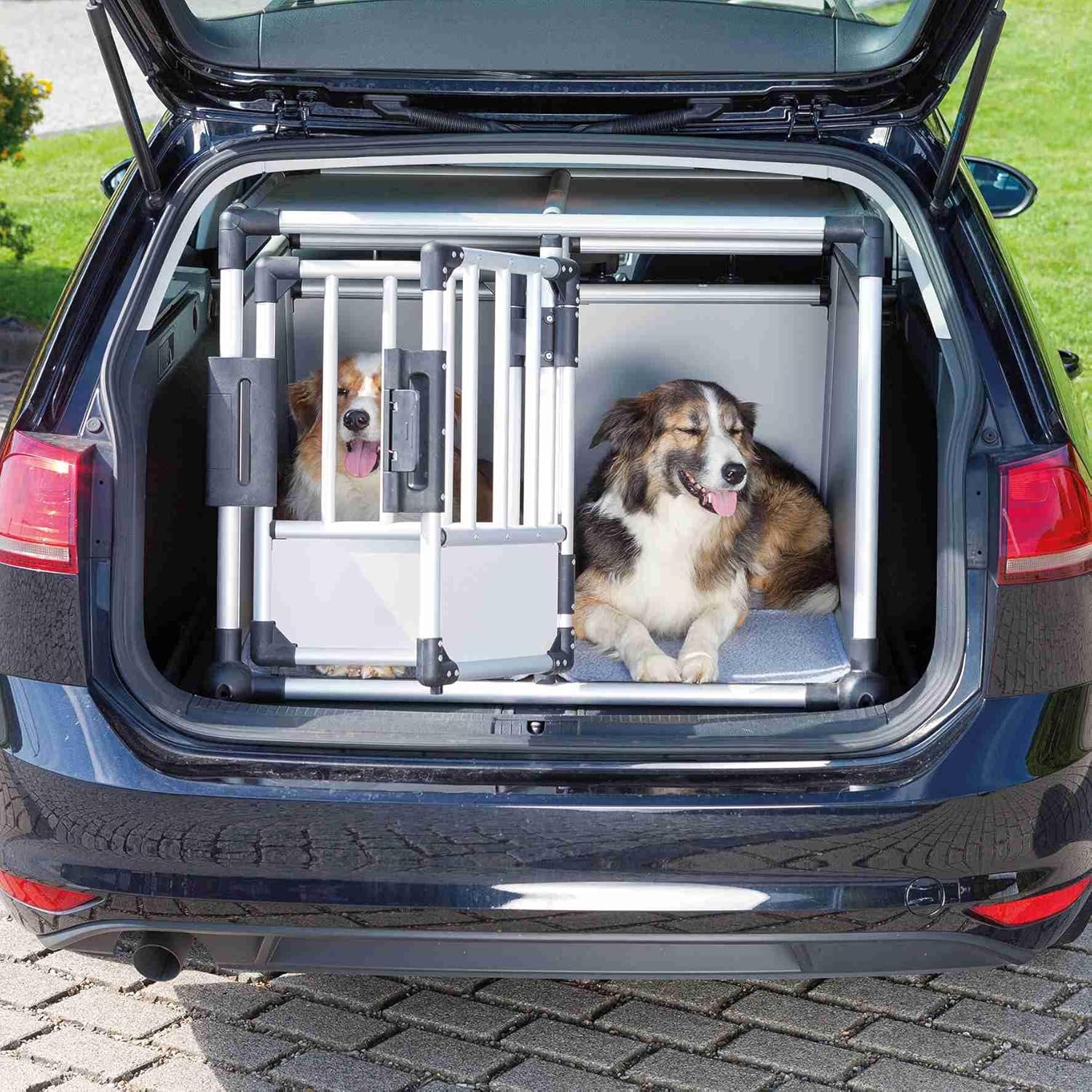 TRIXIE Hunde-Transportbox, Aluminium, L: 92 x 64 x 78 cm, grafit, rutschfste Liegematte, Klettleiste am Boden, Sicherheitsverschluss, stabil und geruscharm, hochgeschlossene Wnde - 39338