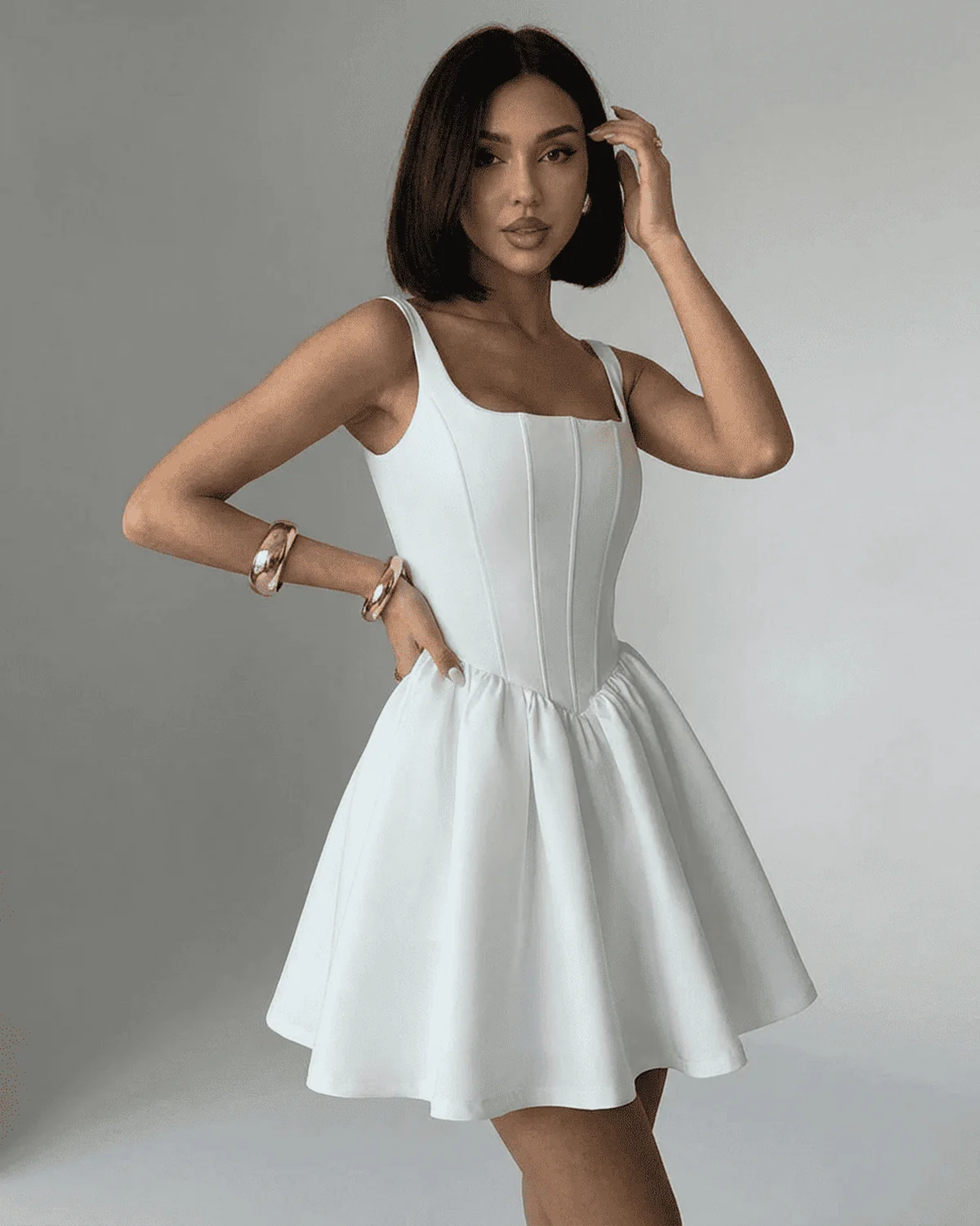 Minikleid f��r Damen mit femininer Passform und verstellbarer Taille
