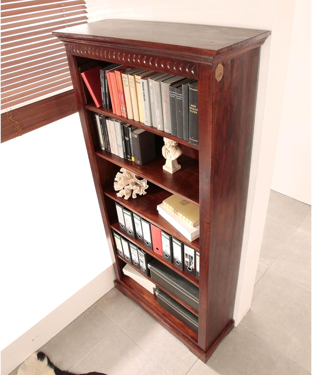 MASSIVMOEBEL24.DE | Oxford - massives Regal - lackiert | Nougat | Akazie | 6 offene Fächer | mit Kranz | 97x35x200 | Bücherregal Hochregal Standregal offenes Regal