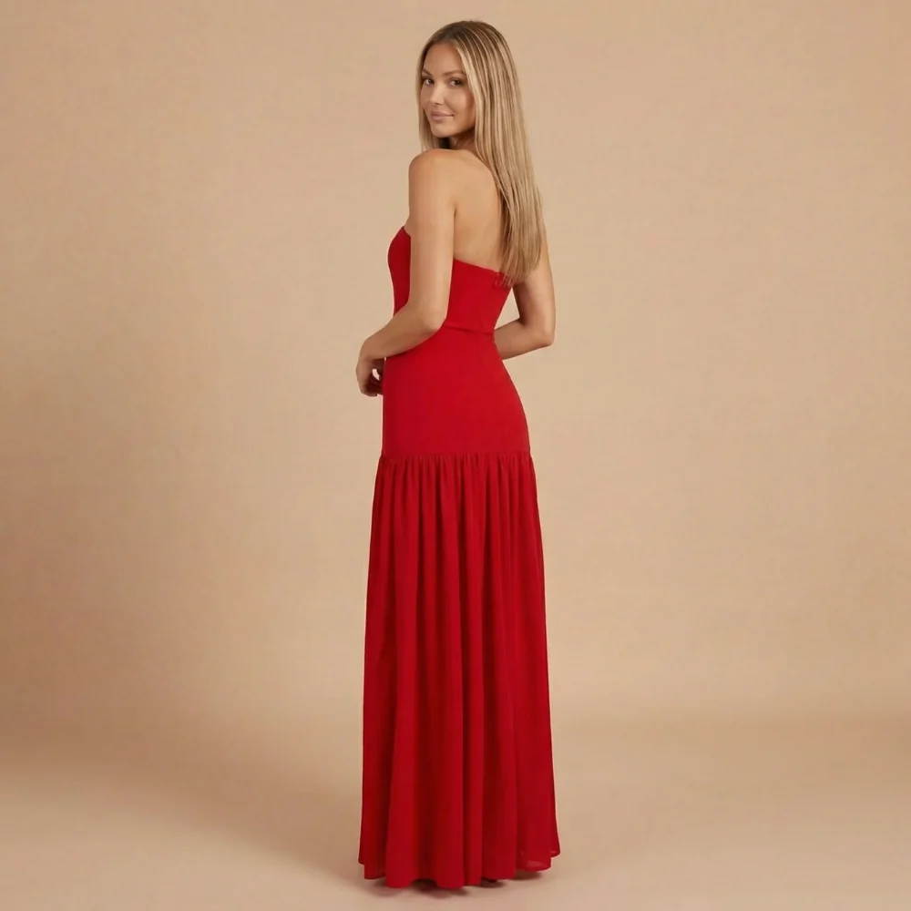 Tr?gerloses Maxi-Kleid f��r Hochzeitsg?ste mit Schlitz