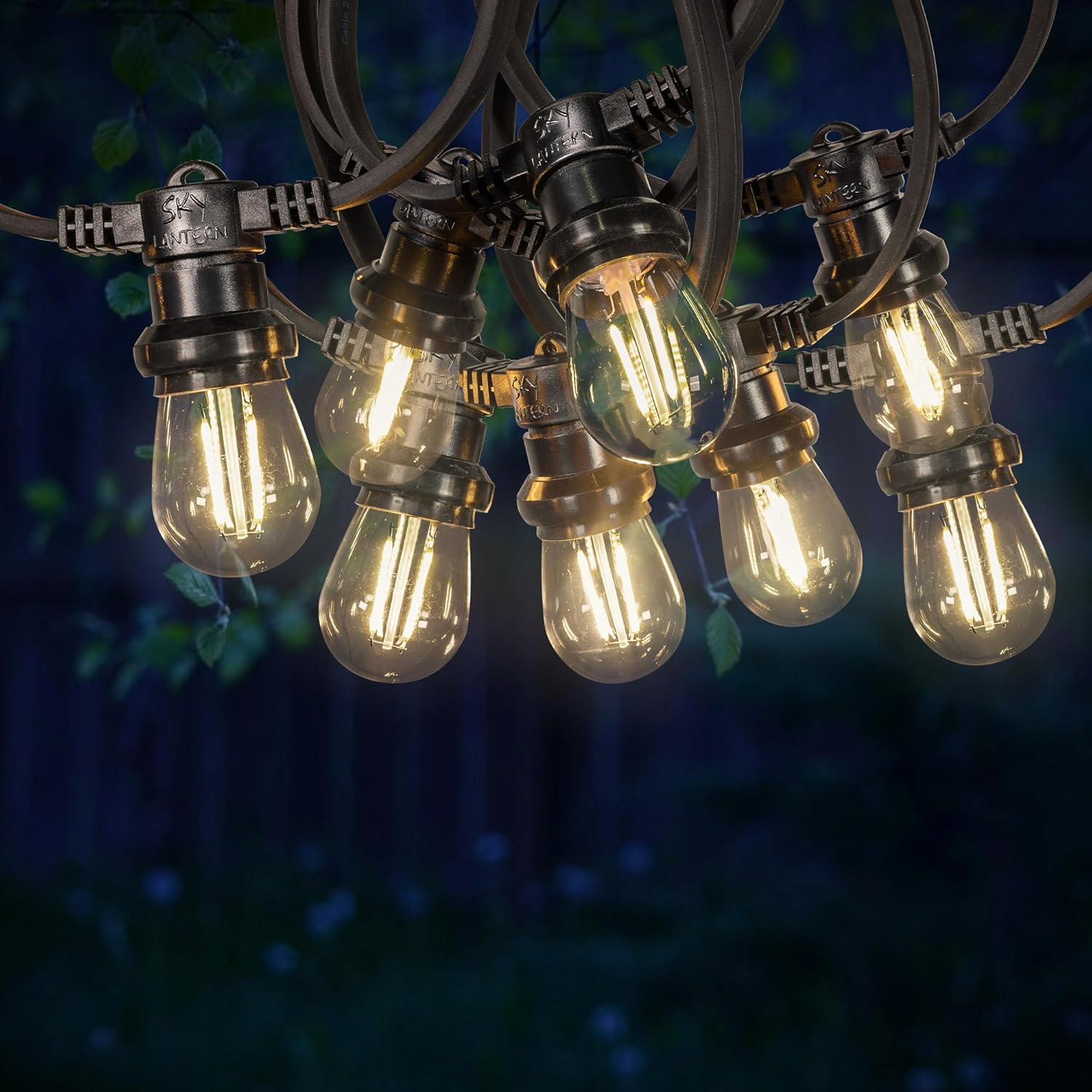 SKYLANTERN Guinguette Lichterkette, 30 m, 90 Glühbirnen, warmweiß, dimmbar – Lichterkette Leuchtmittel E27 transparent – LED Filament Retro