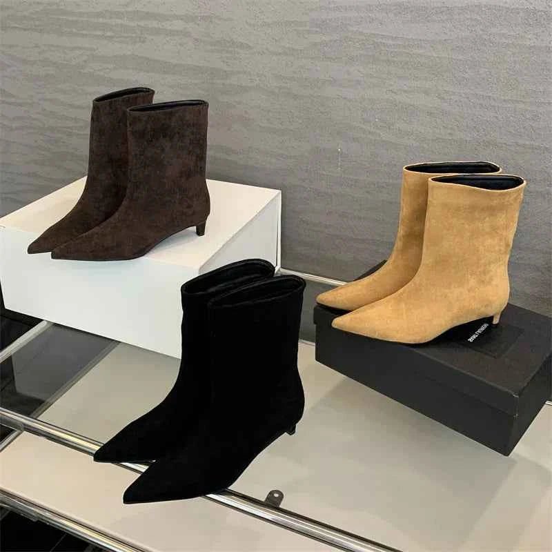 Elegante Stiefeletten f��r Damen mit modernem Design und bequemem Absatz